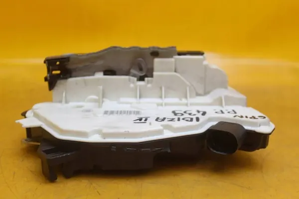 Fram Höger Dörrlås Seat Ibiza IV 6 Pin 5N1837016F image 6