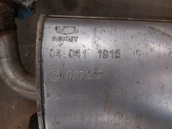 OEM 040411915 040341117 Pakoputken Vaimennin VW Passat image 7