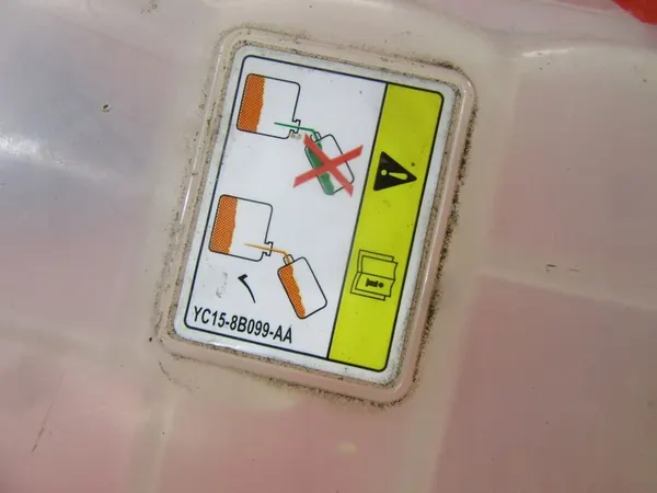 JAGUAR I-PACE EV400 X590 2019 Depósito de expansión image 3