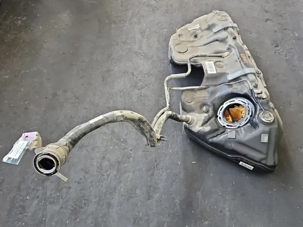 Réservoir à carburant OEM A2134702401 pour Mercedes W213 2.0 CDI image 2