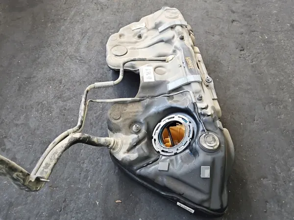Réservoir à carburant OEM A2134702401 pour Mercedes W213 2.0 CDI image 3