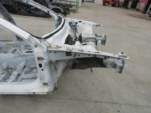 Mazda 3 BP IV höger fram kvartspanel OEM A4D image 3