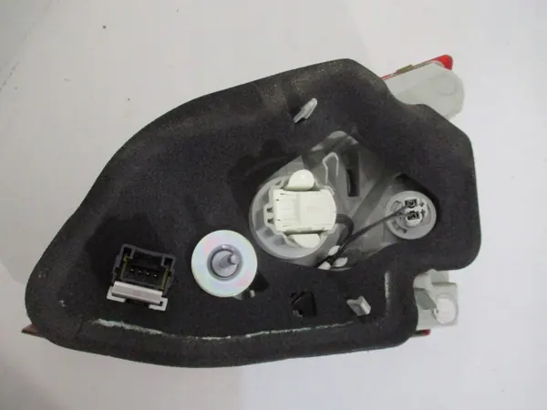 Lámpara de portón trasero izquierda Peugeot 308 II SW image 5