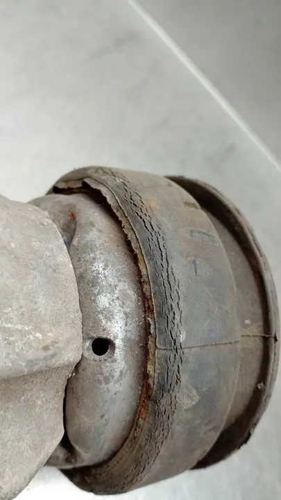 Volvo Moottorin Kiinnitys 30778953 image 3