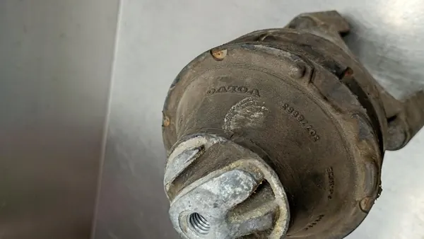 Volvo Moottorin Kiinnitys 30778953 image 9