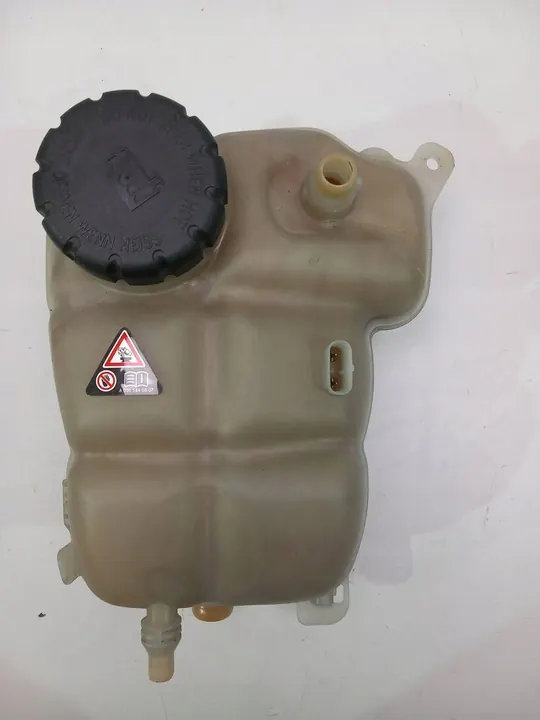 Reservatório de refrigeração MERCEDES GLA GLB A2475000049 image 1
