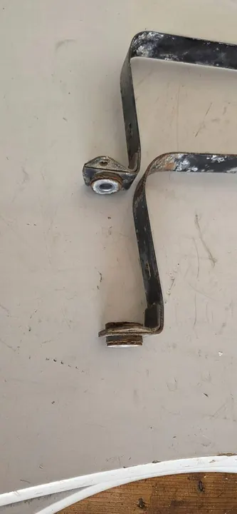 Fixation de réservoir Volkswagen PASSAT B8 3q0201654a image 3