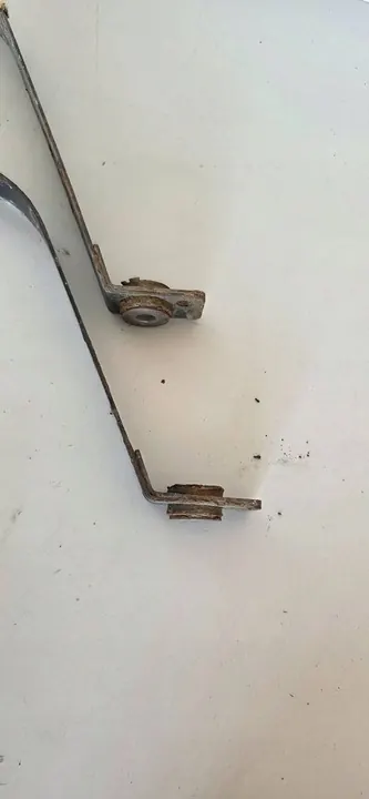 Fixation de réservoir Volkswagen PASSAT B8 3q0201654a image 4