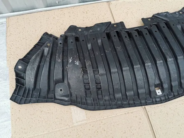 MERCEDES C-KLASA W205 Motor Undertray A2055200500 image 5