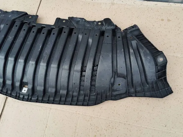 MERCEDES C-KLASA W205 Motor Undertray A2055200500 image 6