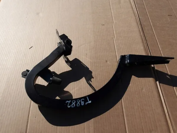 Bisagra de maletero Audi A4 B9 OEM 8W5827306A - Usado image 2