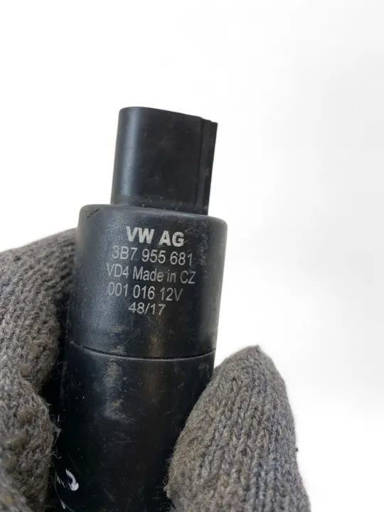 Porsche 911 991 Koplampensproeierpomp OEM 3B7955681 image 8