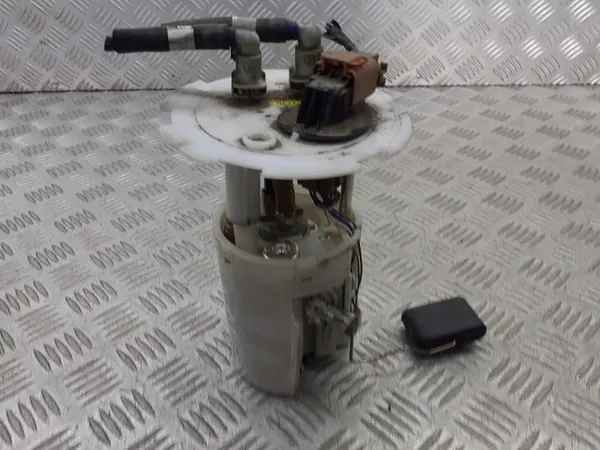 Brandstofpomp drijver Chevrolet Aveo T255 1.2 12V 95037379 image 2