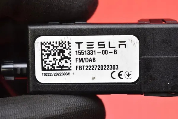 Antena Tesla OEM 1551331-00-B para Model Y 2020- image 3