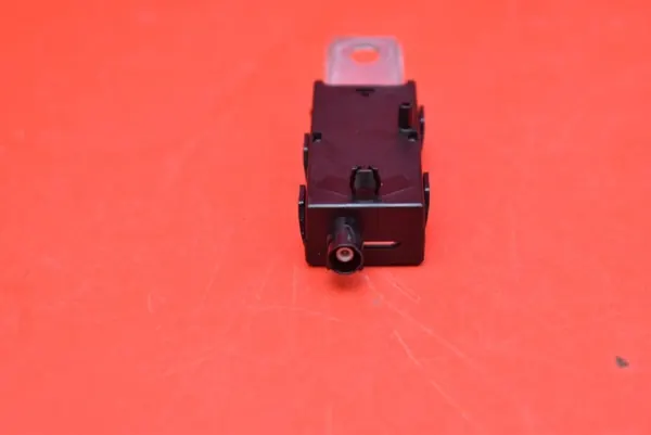 Antena Tesla OEM 1551331-00-B para Model Y 2020- image 5