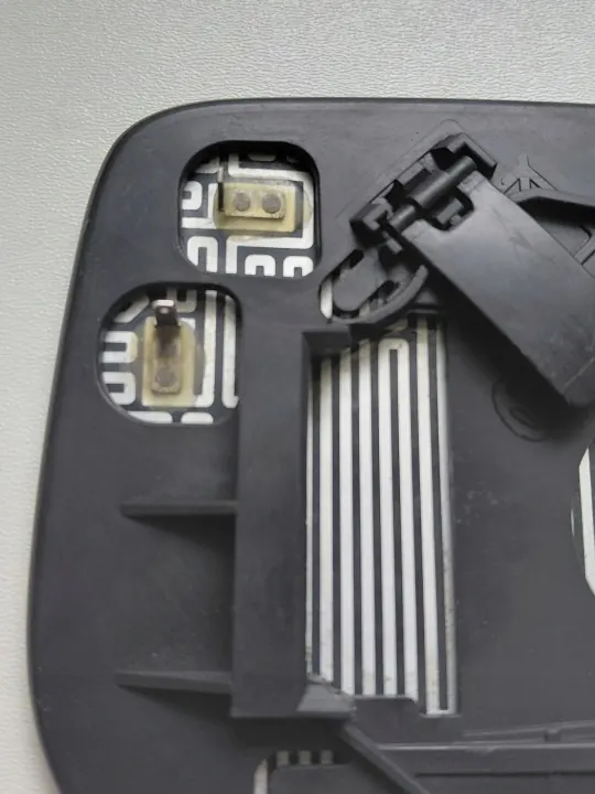Toyota Avensis T25 vänster spegel insert OEM image 3