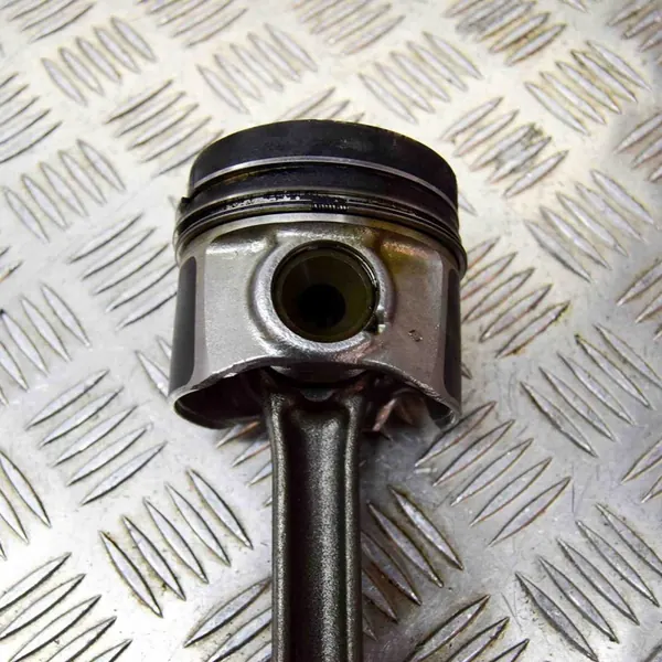 VW GOLF VII Variant Kolv 1.6L 2013 03L105401A image 6