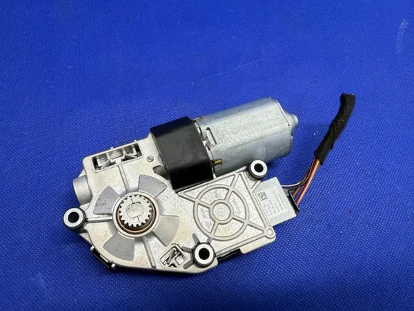 Moteur de toit ouvrant Audi OEM 4G8959591A image 3