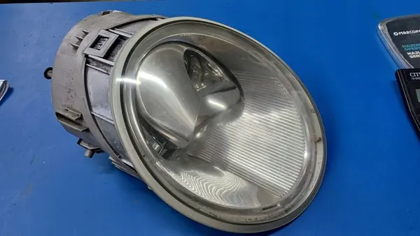 Oikea ajovalo VW New Beetle 2000 image 10