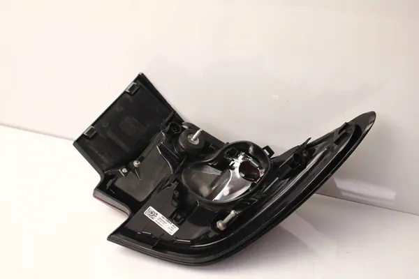 Luz trasera izquierda Opel Astra K HB 15- 39015943 image 4