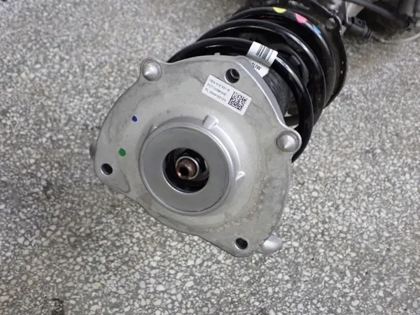 Pivot de roue droit OEM 11N413023P 2WD Ford Capri image 3