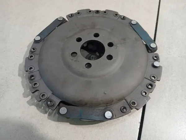 Embreagem completa VW Golf IV 1.4 16V OEM 027105273D image 8