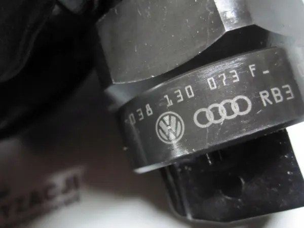 Pompe à injection VW 038130073F pour Passat B5 1.9 TDI image 5