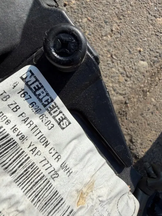 Jeu de couvercle cloison OEM A1676200203 Mercedes W167 image 4