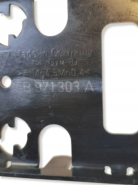 Soporte Radar Porsche OEM 95B971303A - Usado image 3