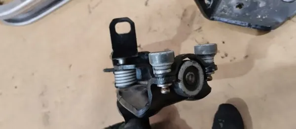 OEM A4477600047 Skjutdörrsskenstyrrulle Vänster image 4