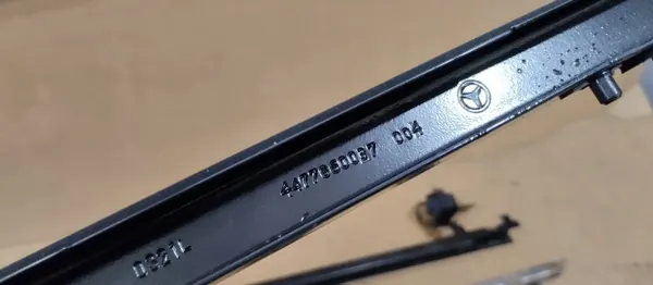 OEM A4477600047 Skjutdörrsskenstyrrulle Vänster image 7