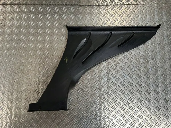 Tesla Model S 2017 Matkustamon ilmakanava OEM 105933500B image 5