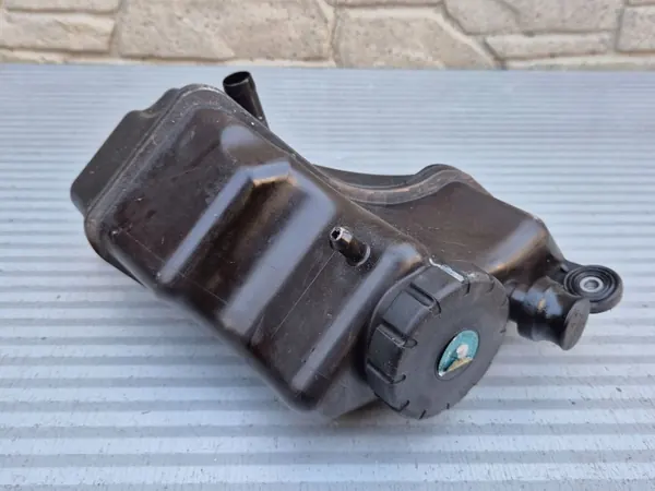 Mercedes servostyrningsbehållare OEM 2213200214 image 3