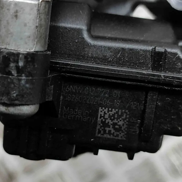 Vattenpump VW 1.5L bensin 2020 image 9