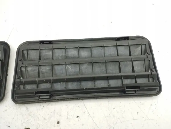 Tesla Model 3 2022 Bakre stötfångare ventilationsgallret OEM 20220205 image 6