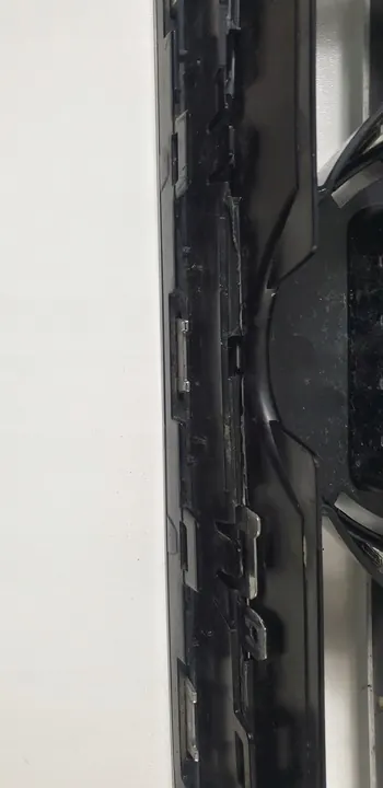 VW TIGUAN 2020-2023 Front Grill image 5