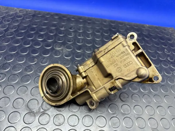 Bomba de aceite usada OEM 06E115105G para Audi A6 C6 3.2 FSI image 2