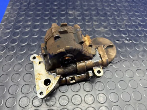 Bomba de aceite usada OEM 06E115105G para Audi A6 C6 3.2 FSI image 5