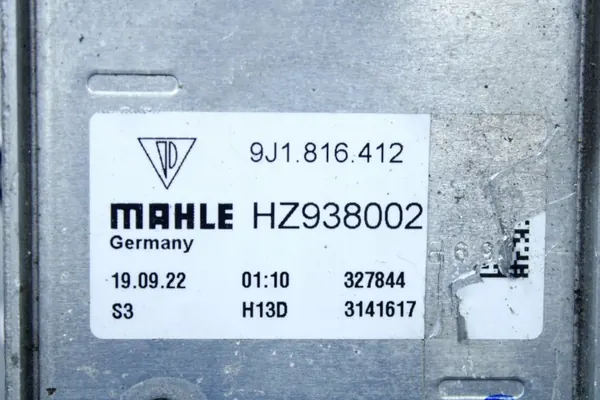 Porsche Taycan Kühlerabstreifer OEM 9J1816412 image 6