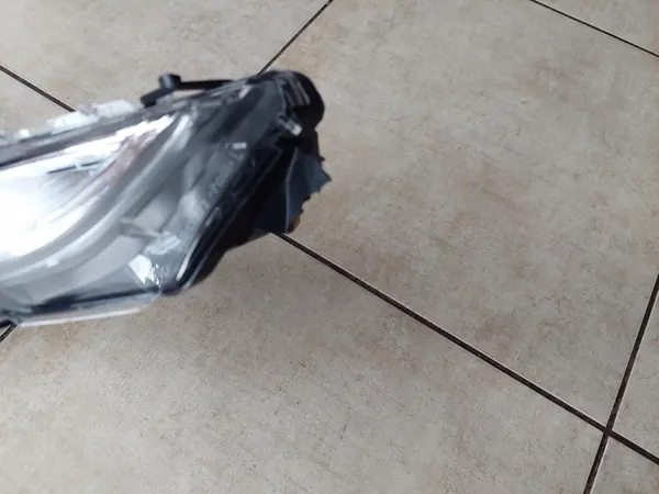 Linker LED-Lamp - Citroen C4 Picasso II - 2016 - OEM 9822653980 image 8