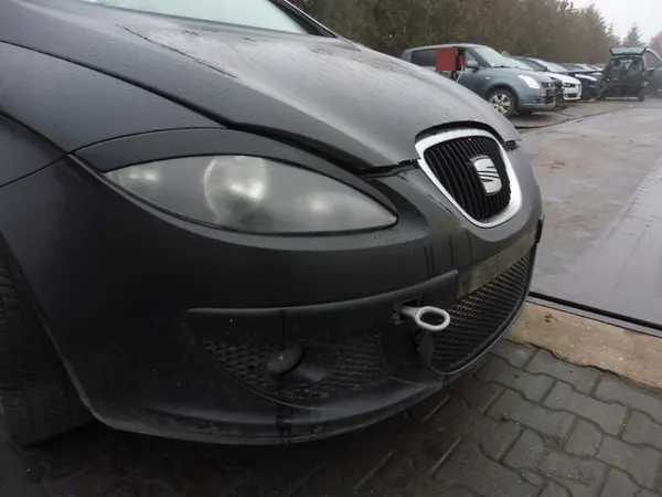 Paraurti anteriore con fendinebbia SEAT Altea Toledo III image 2