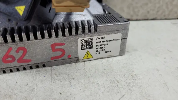 Convertidor de voltaje Volkswagen OE 12V a 230V image 3