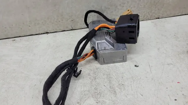 Convertidor de voltaje Volkswagen OE 12V a 230V image 5
