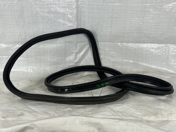 Junta de maletero OEM 2577500300 para Mercedes CLS image 2