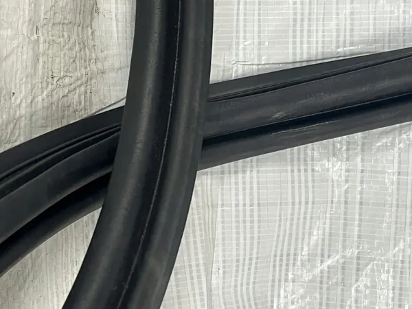 Junta de maletero OEM 2577500300 para Mercedes CLS image 5