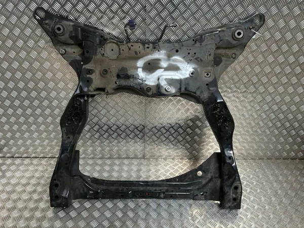 Volvo XC90 2017 Voorste subframe OEM 32221047 image 3