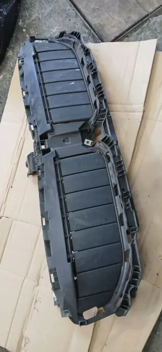 BMW OE 5A2DB49-03 Käytetty Jäähdyttimen Ritilä image 3