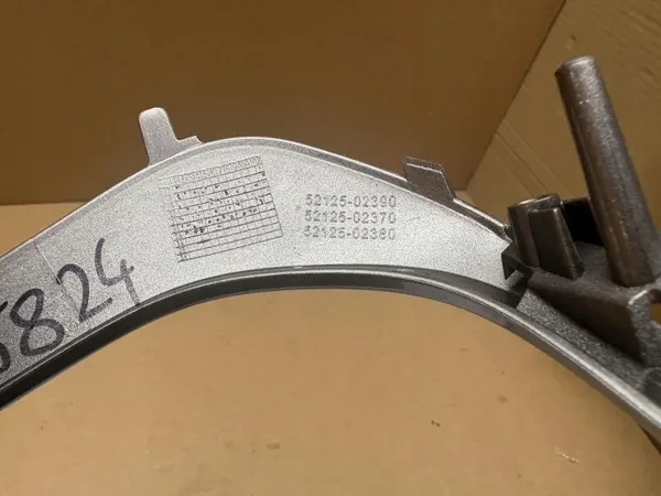 OEM 52125-02390 Moldura Para-choques Dianteira Direita Toyota image 6
