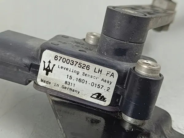 Capteur de suspension pneumatique avant Maserati Levante 2018 image 5