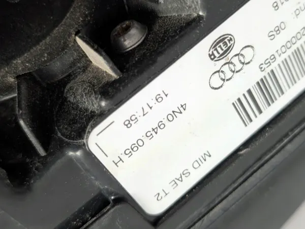 Feu de plaque Audi A8 S8 D5 2019 OEM 4N0945095H image 10